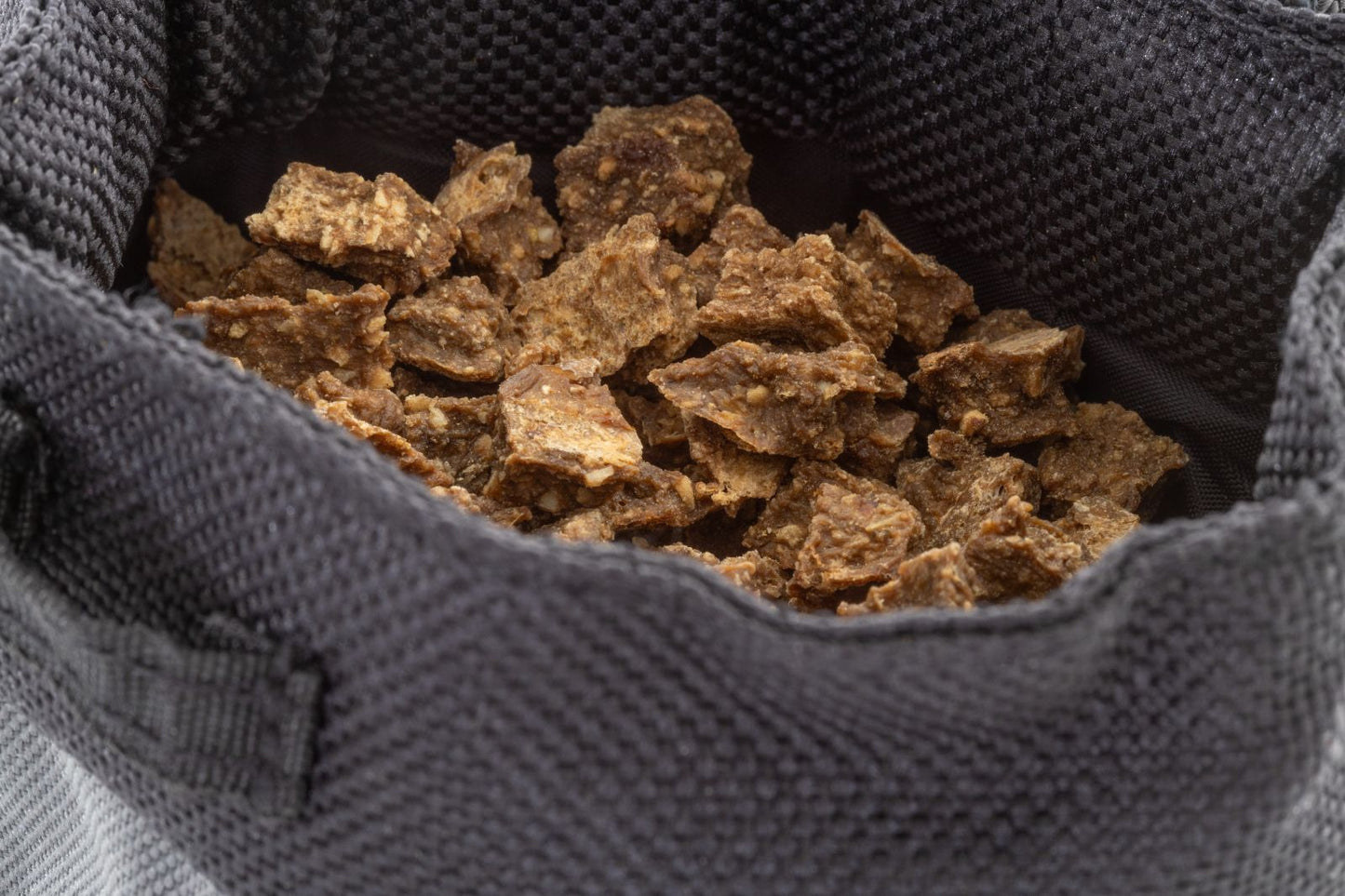 Punga gri deschis din material pentru gustari animale,Treatee MagPouch025, tan, 10 x 10 x 14 cm, 250g