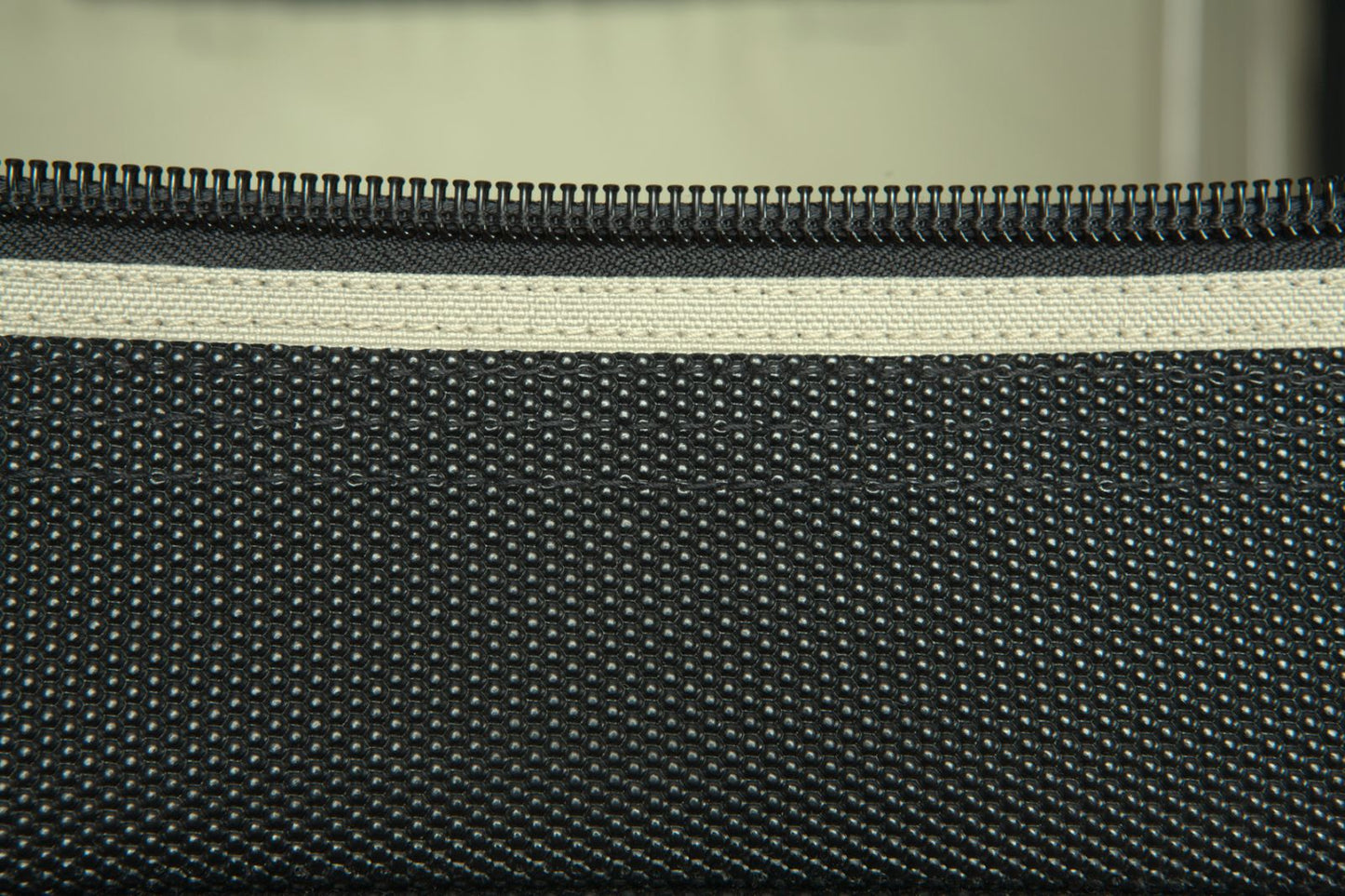 Cusca gri deschis de transport caini si pisici, Soft Kennel, 105 tan, 105 x 72 x 81 cm