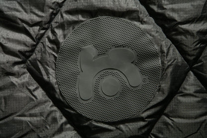 Patura de calatorie negru cu bej pentru caini si pisici, Cosy Roll 100 black/beige, 100 x 65 cm